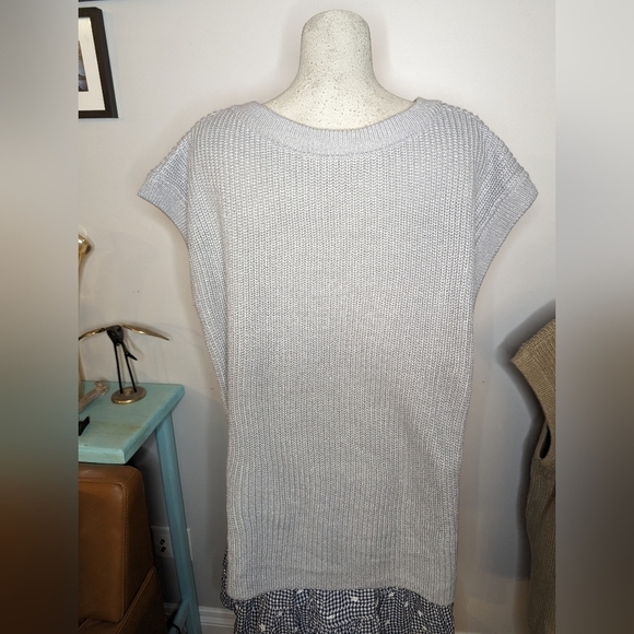 Sweater vest bundle, new with tags includes XL & XXL in gray & taupe - Picture 14 of 15